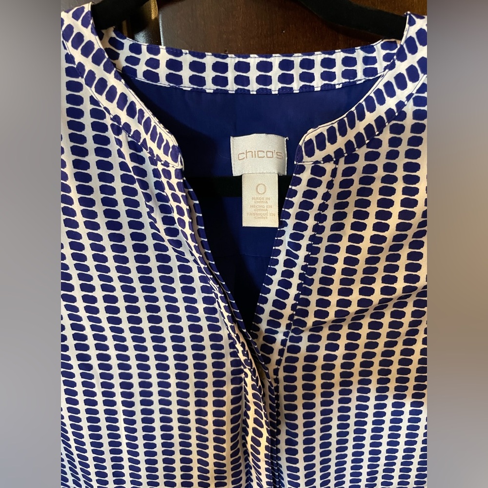 ✨Sleeveless Blue and White Women's Top.
